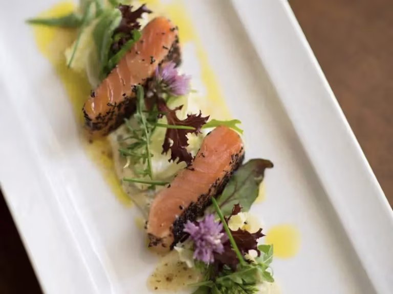 CEYLON TEA TRAILS dining salmon