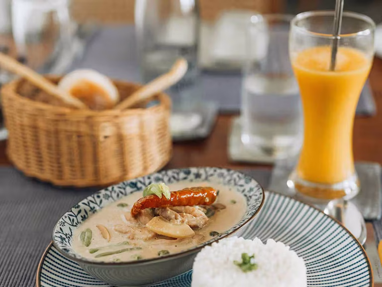 Fort-bazaar-dining orange juice