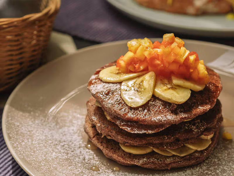 Fort-bazaar-dining pancakes and bananas