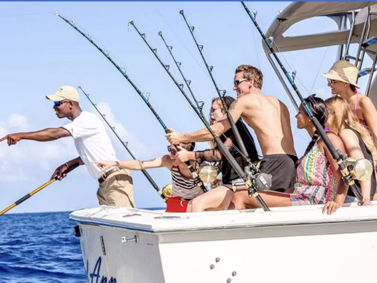 SRI LANKA FAMILY PACKAGES - FISHING-CHARTERS-family-pointing