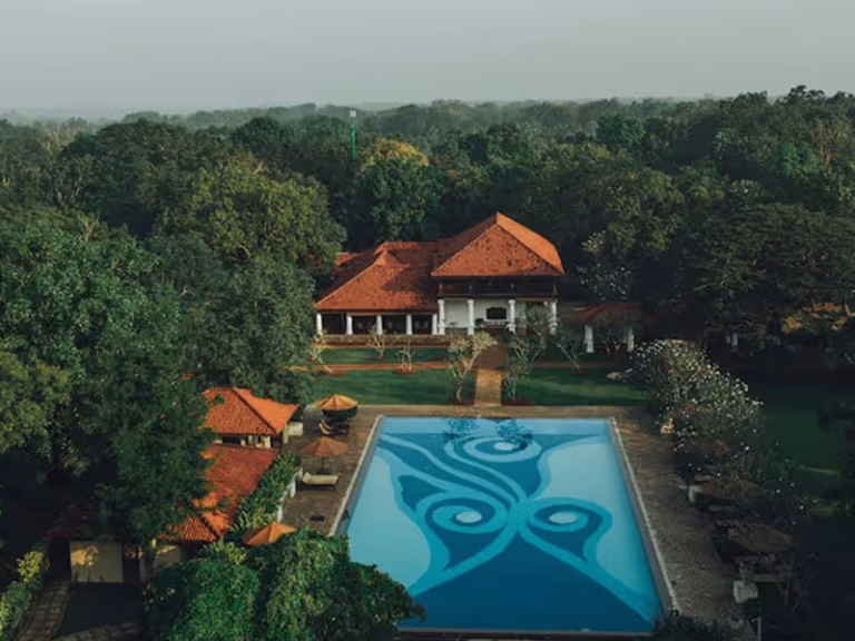 UGA-Ulagalla-pool-aerial-photos-600x800